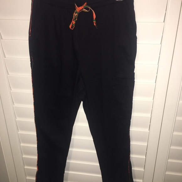 Women’s African print inspired SCRUBS ✨ - Picture 9 of 9